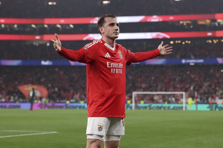 乐鱼官网-罗马诺：费内巴切对签下阿克图尔科格鲁仍保持信心