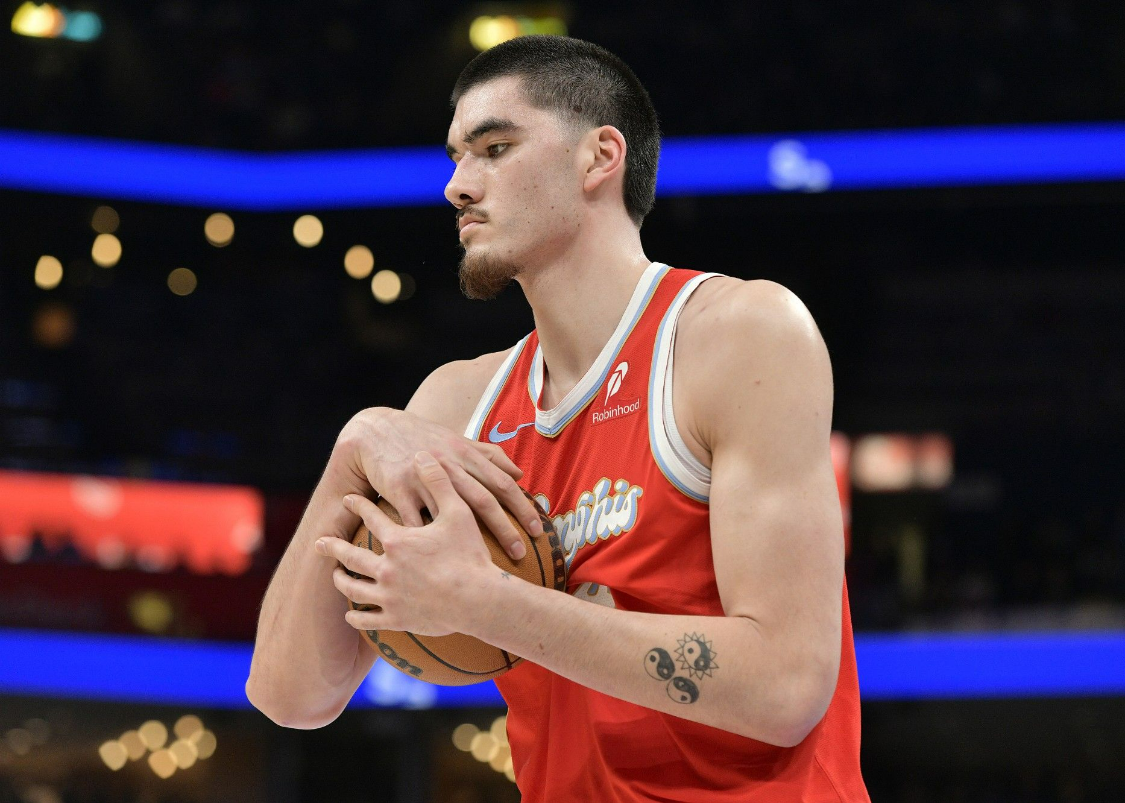 乐鱼官网-赛季报销!应力性骨折,2米21巨人陨落,一年2次手术啊,真倒霉